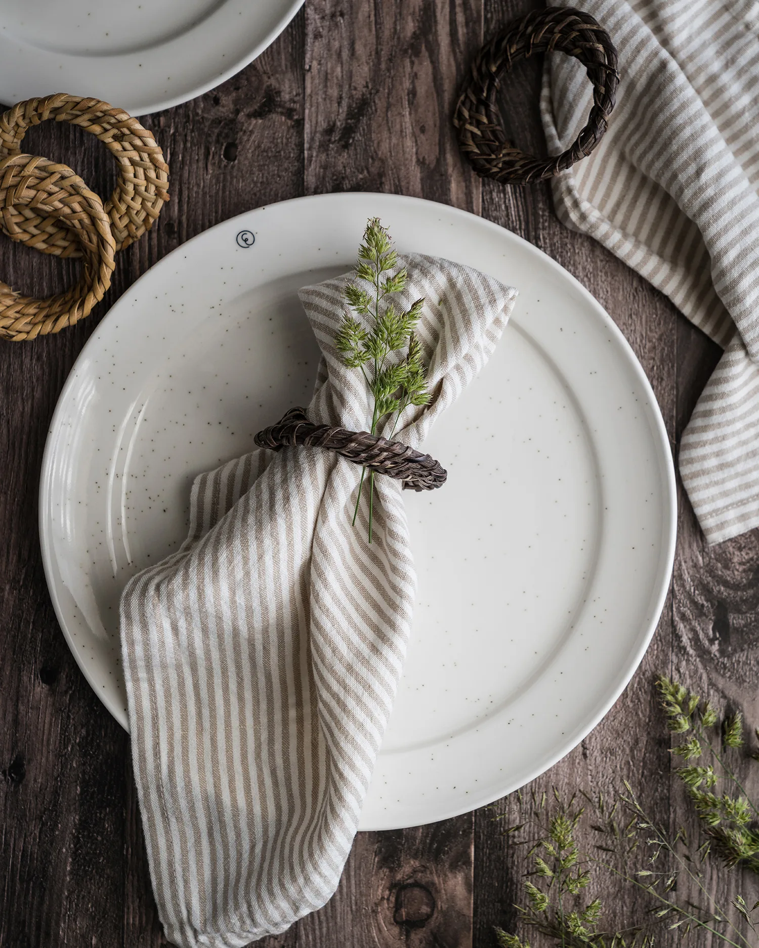 Plato Ernst Ø27 cm, Vainilla ERNST