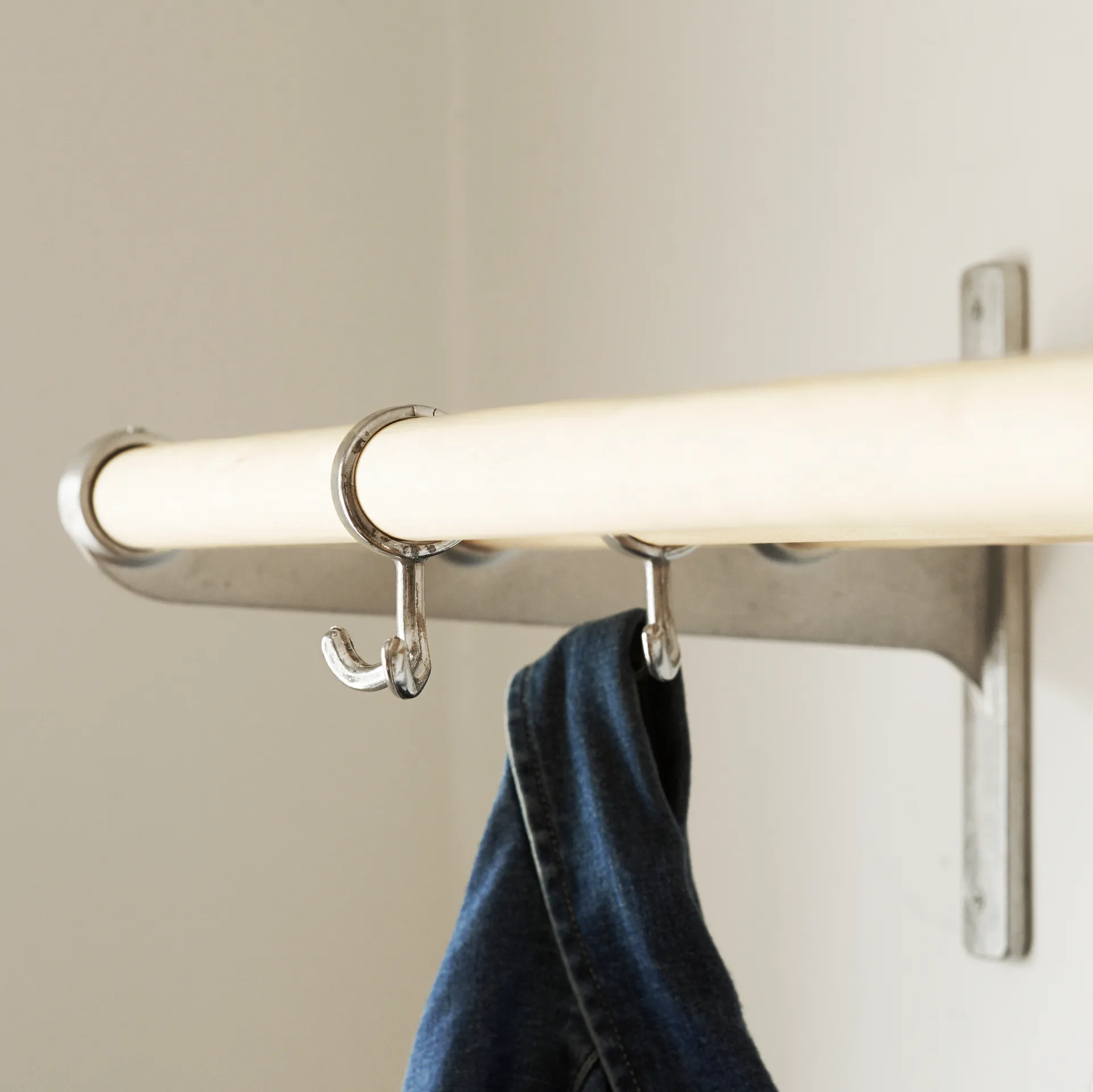 2 Ganchos Nostalgi, aluminio Essem Design