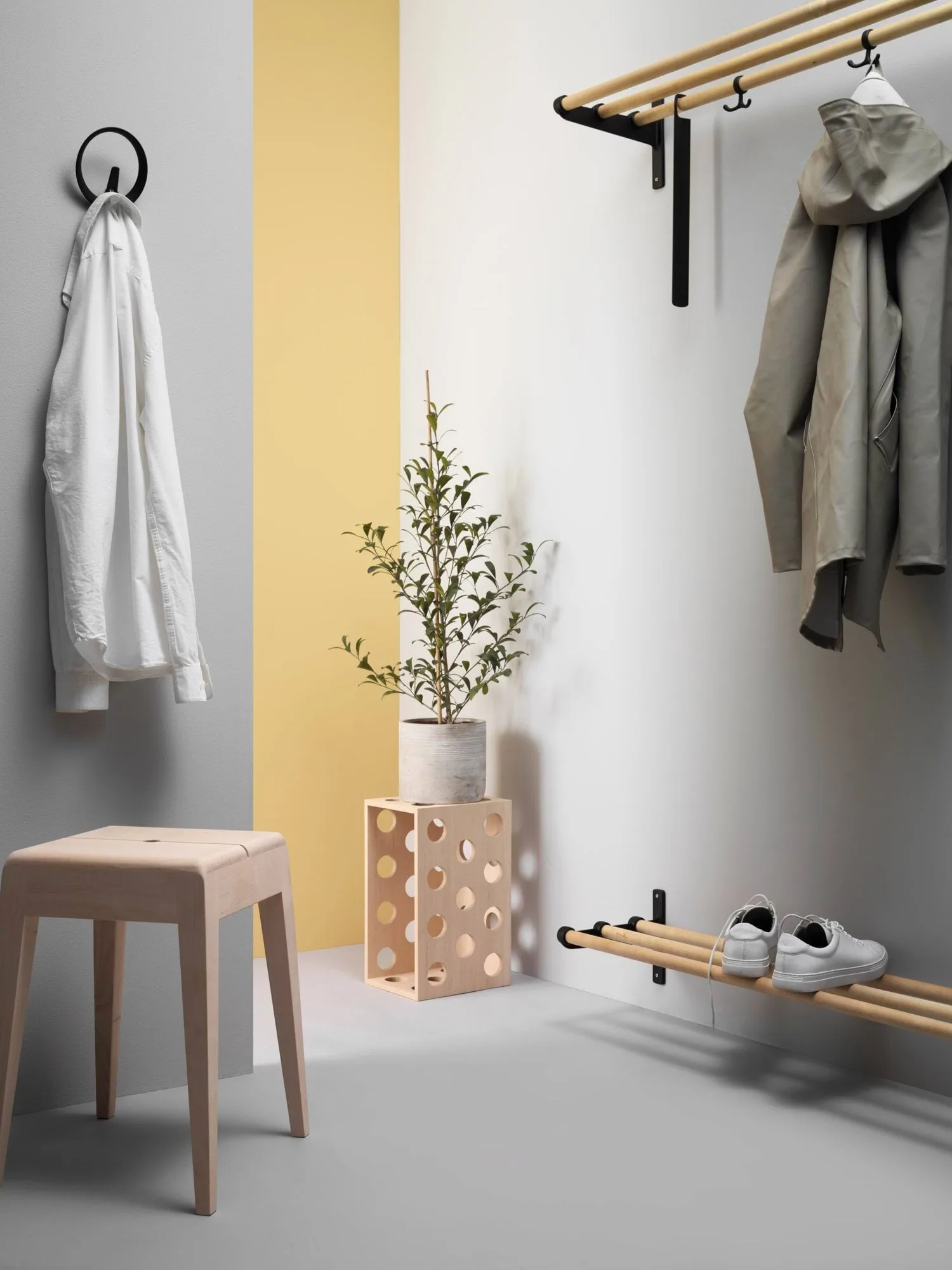 Estante perchero o zapatero Nostalgi , Blanco-fresno, 100 cm Essem Design