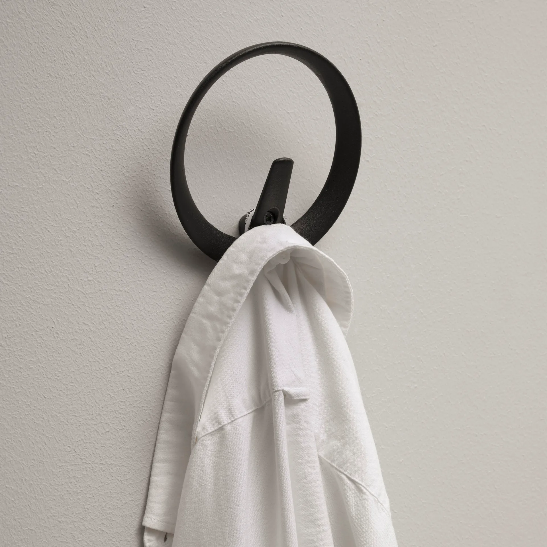 Gancho de pared Gloria, negro Essem Design