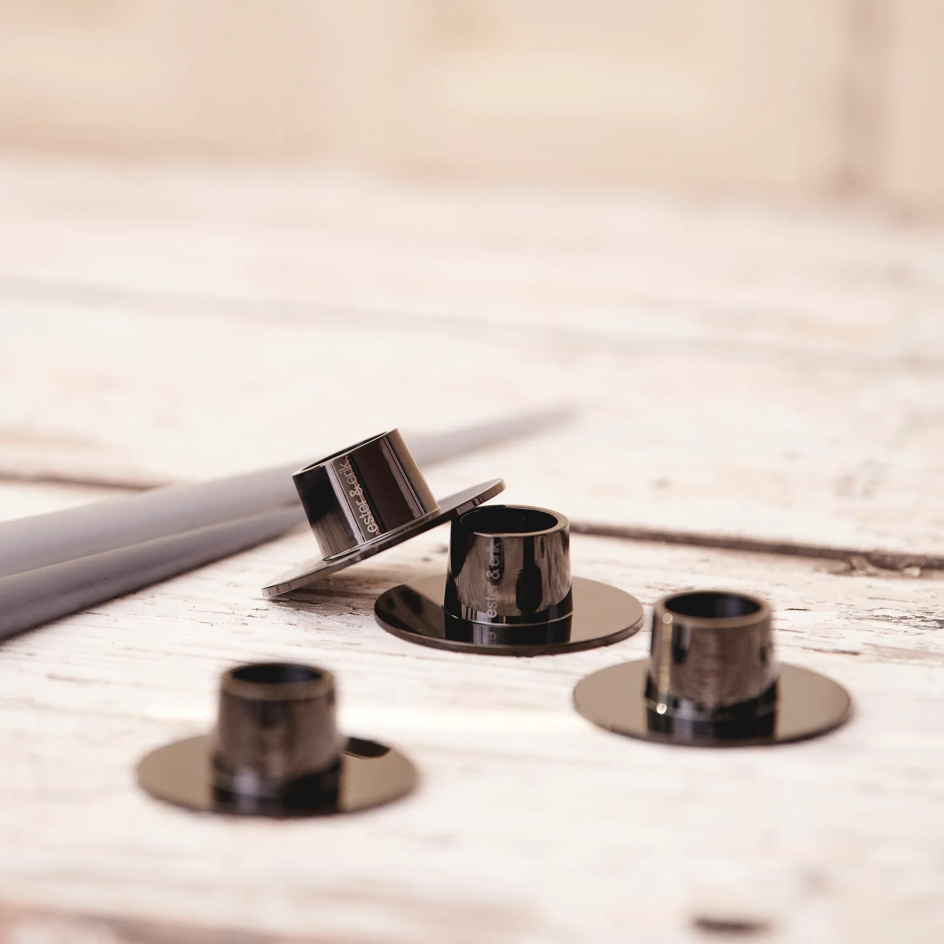 2 Candelabros ester & erik brillante, Negro ester & erik