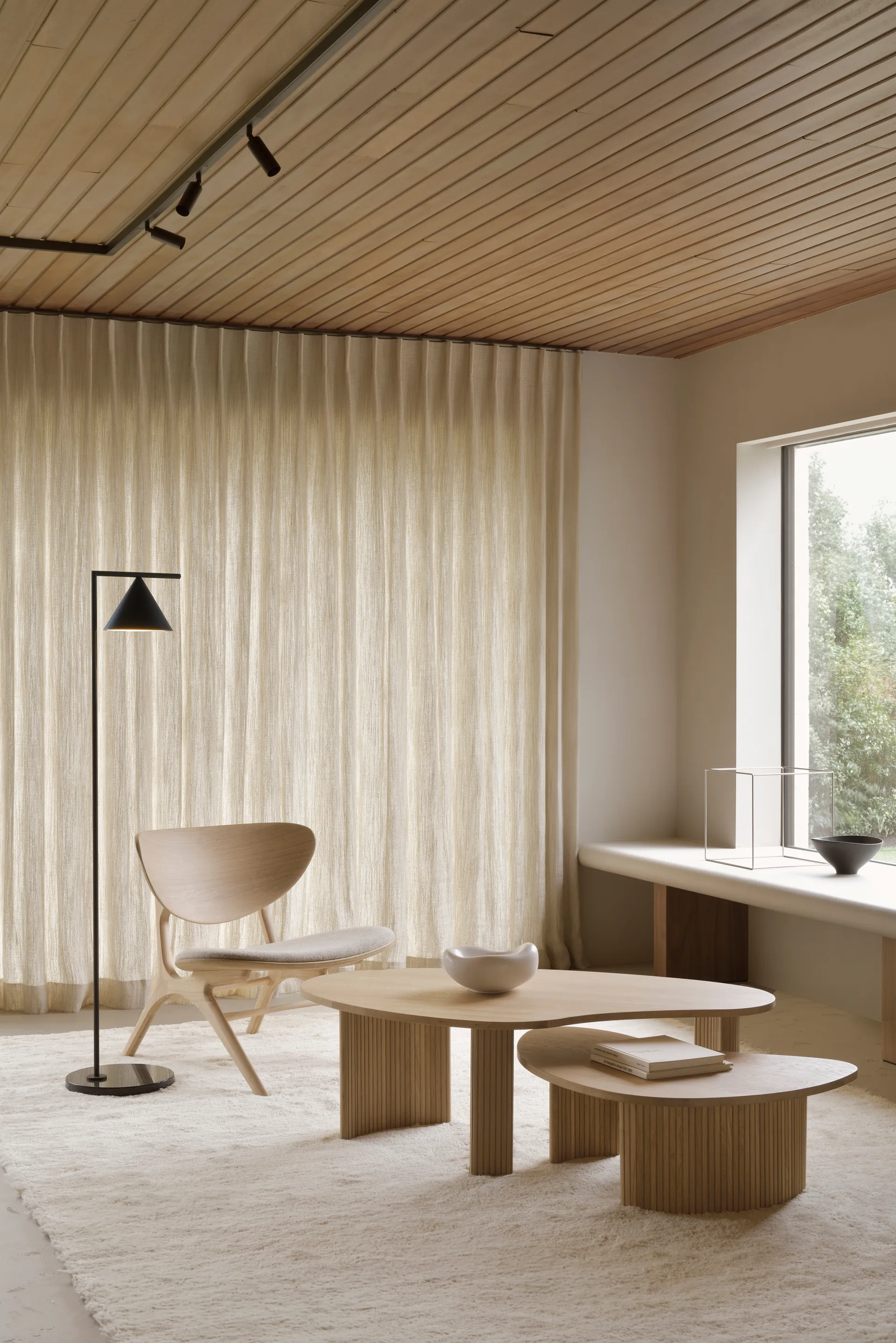 Butaca Lounge Eye, Roble, blanco roto Ethnicraft