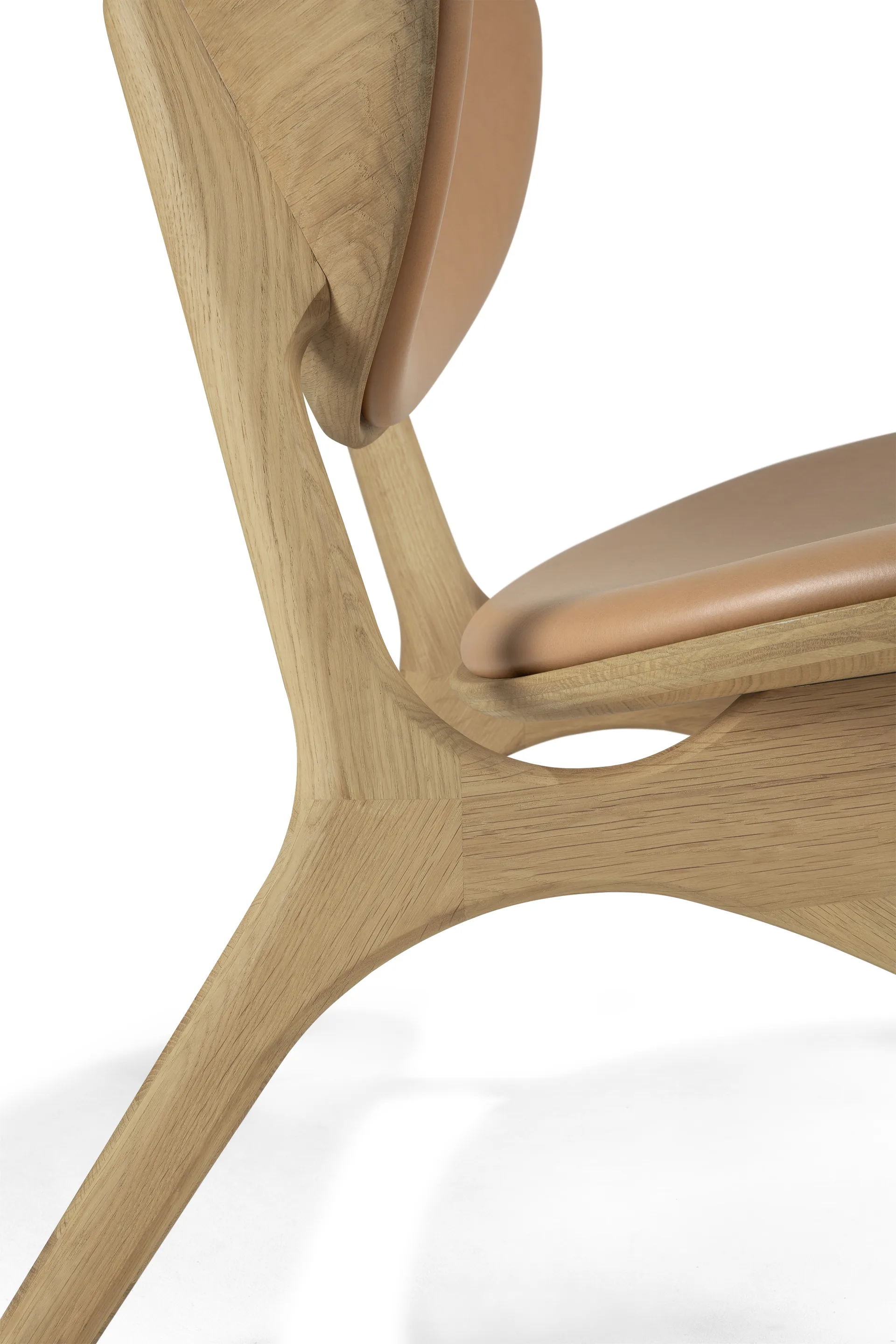 Butaca Lounge Eye, Roble lacado-cuero Sienna Ethnicraft