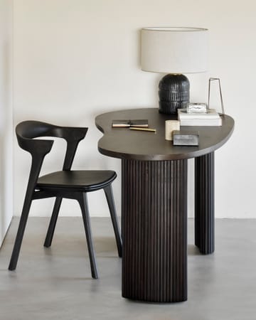 Escritorio Boomerang 160x83x76 cm - Caoba teñida en marrón oscuro - Ethnicraft