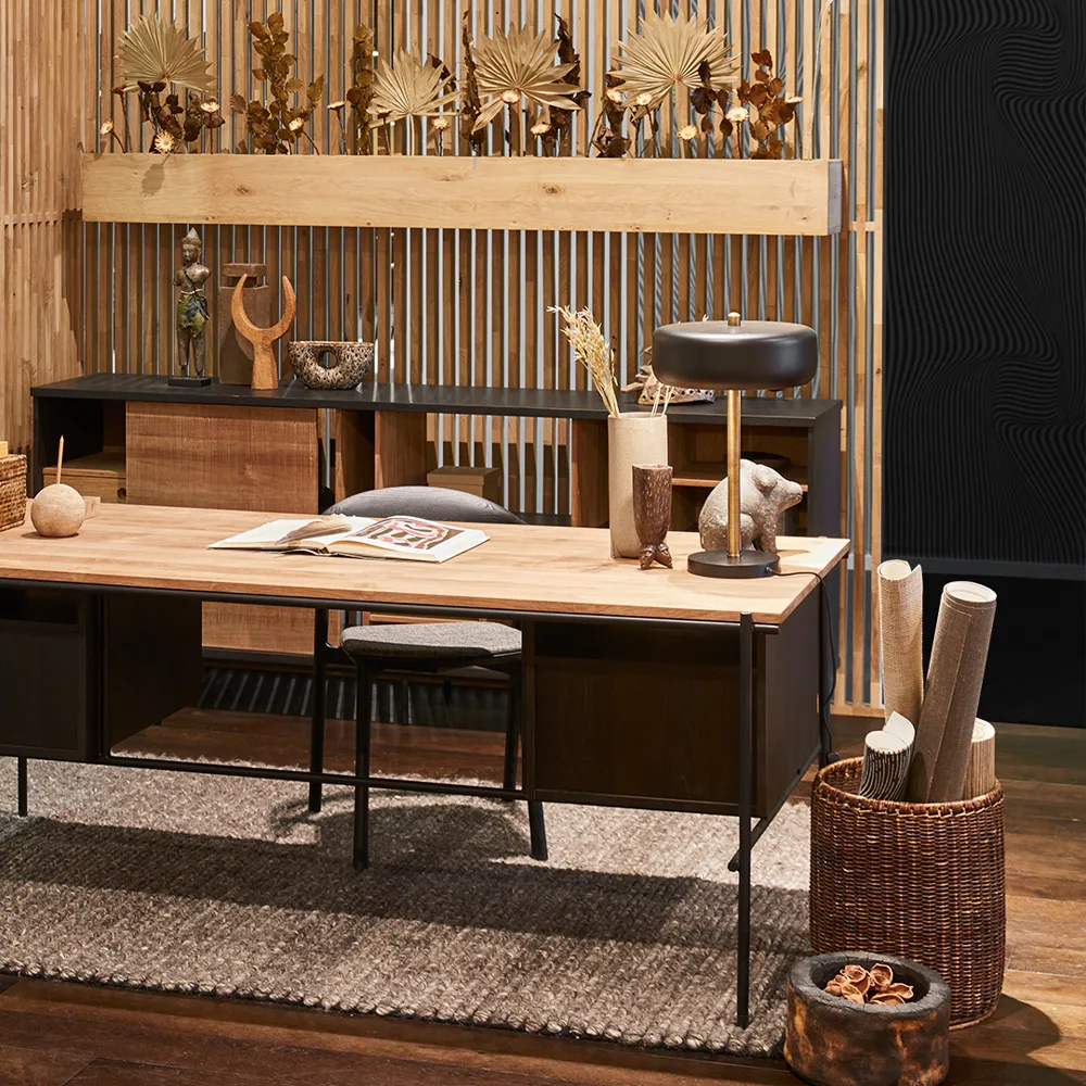 Escritorio Oscar, Roble macizo - estructura metálica negra Ethnicraft