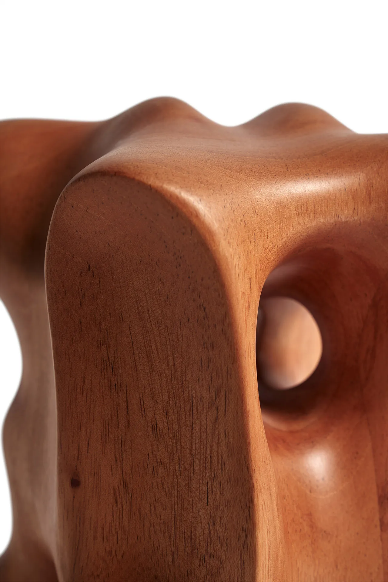 Escultura Organic 22 cm, Varnished mahogany Ethnicraft