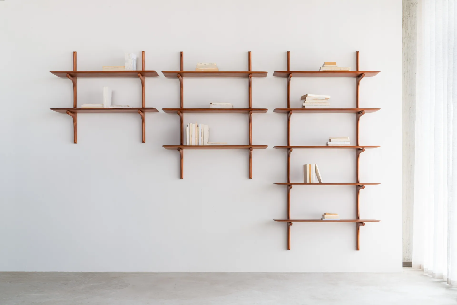 Estantería de pared PI 91 cm, Varnished mahogany Ethnicraft