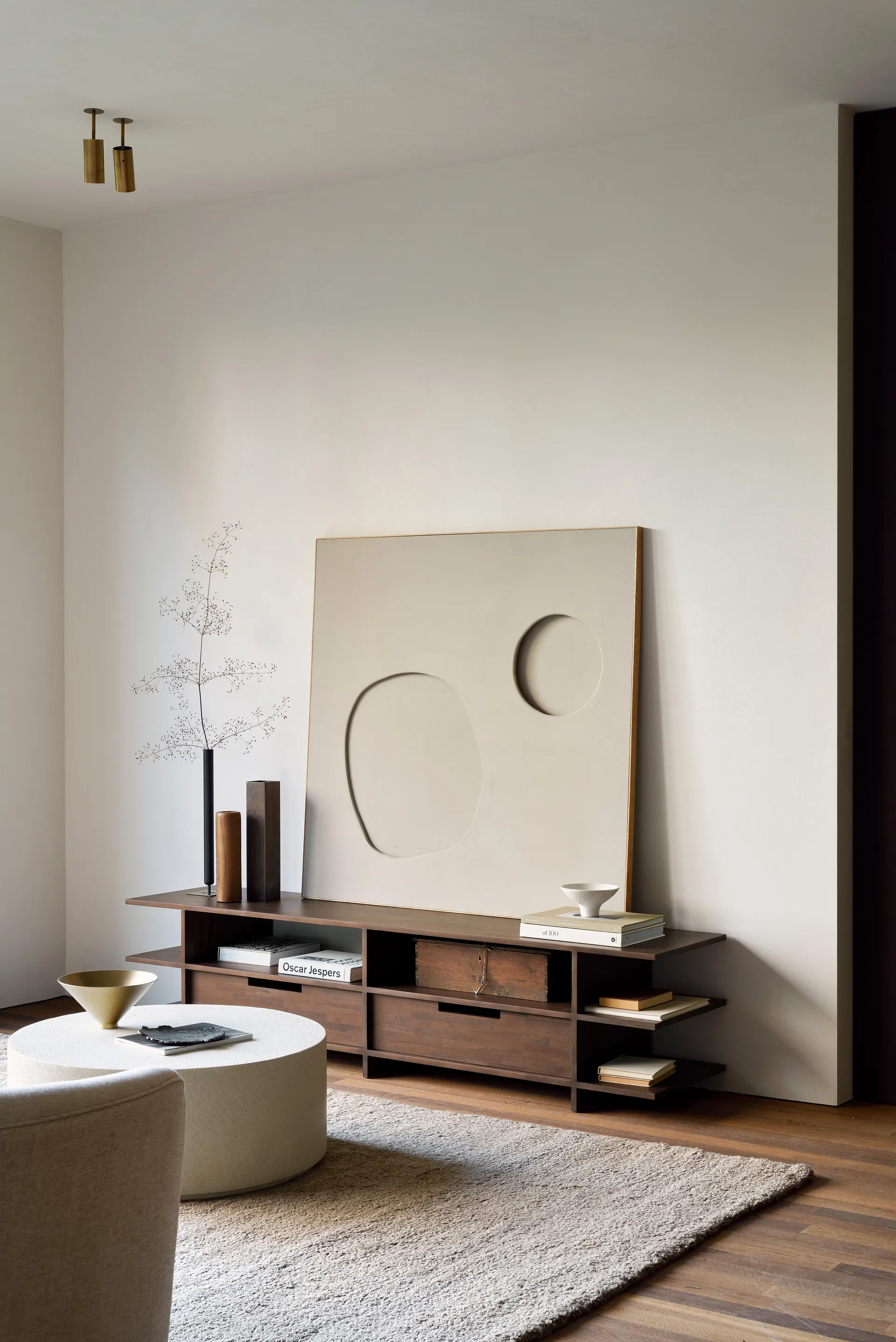 Mueble multimedia Kabuki, Teca teñida oscura Ethnicraft