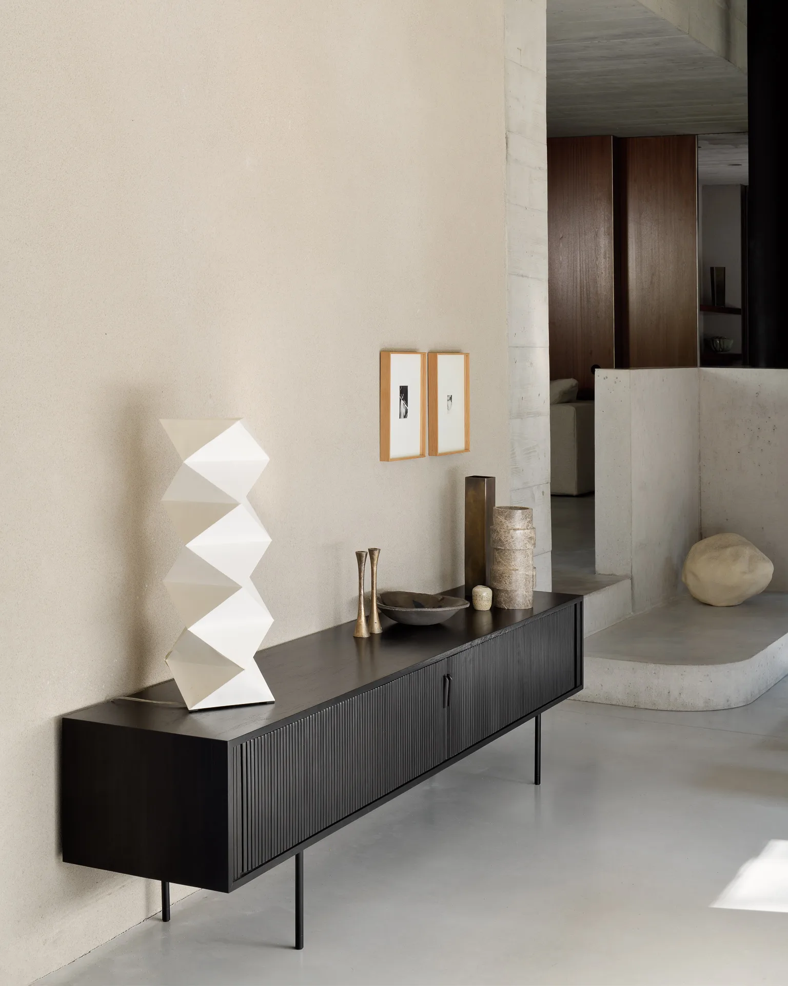 Mueble para TV Roller Max, Lackad teak-negro-2 puertas Ethnicraft