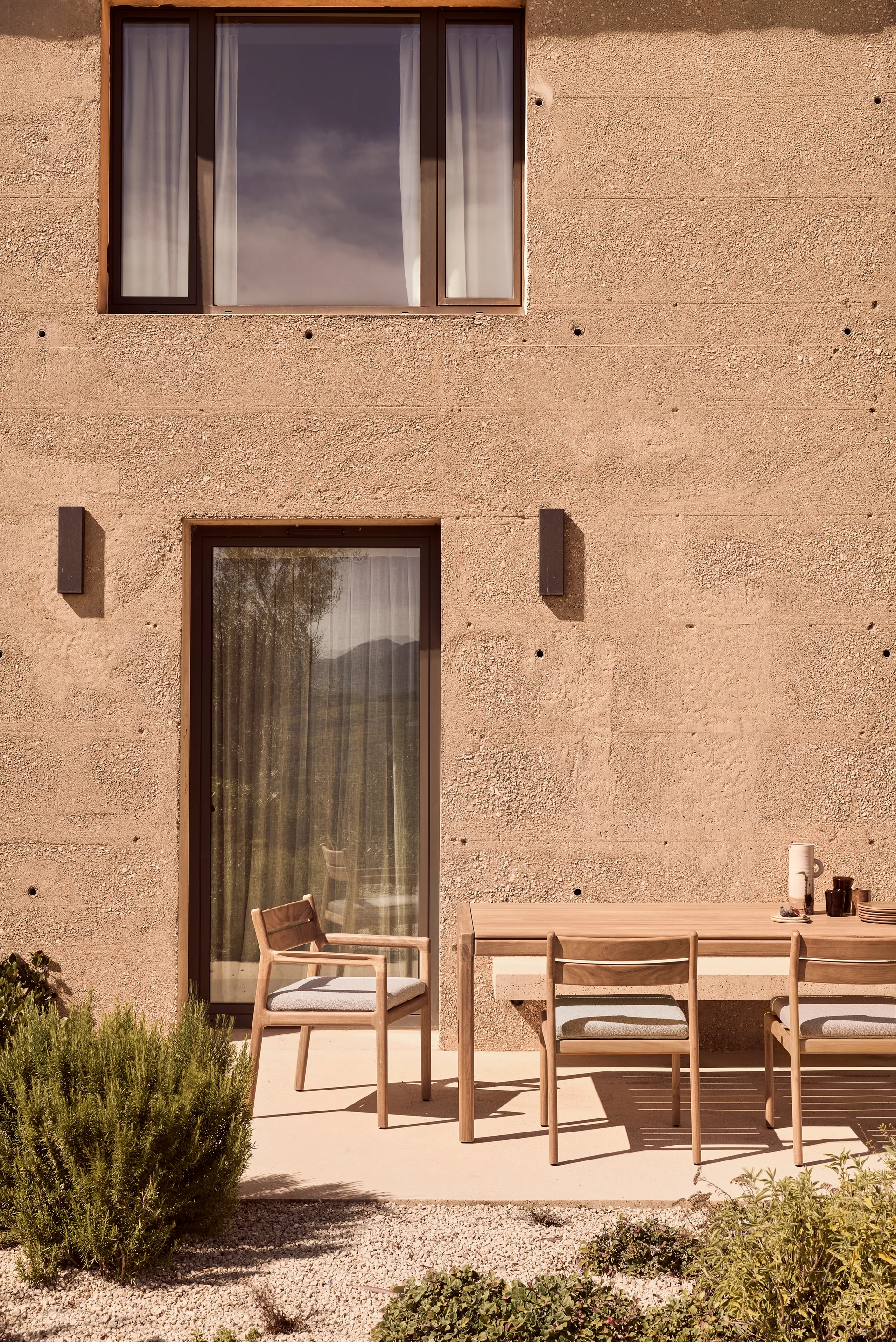 Silla con reposabrazos Jack Outdoor Dining, Natural Ethnicraft