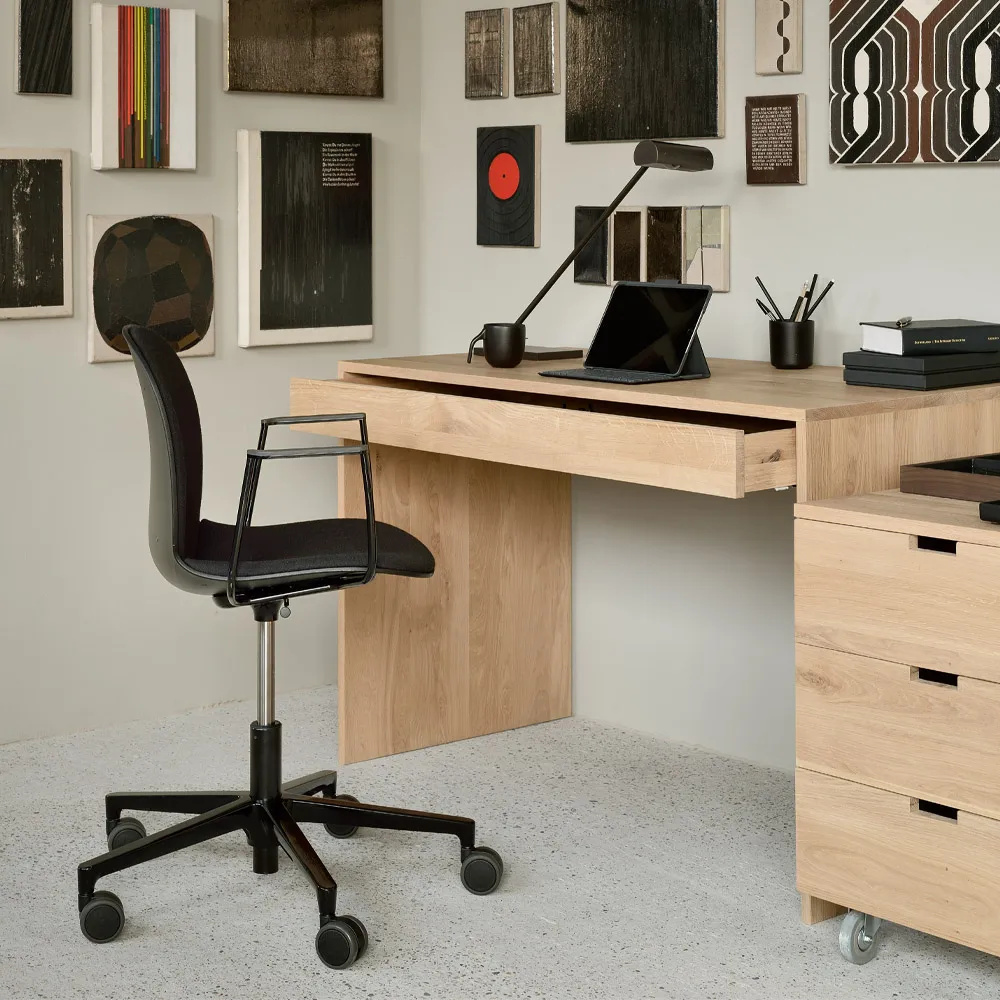 Silla de oficina RBM Noor, Negro con reposabrazos 73x67 cm Ethnicraft
