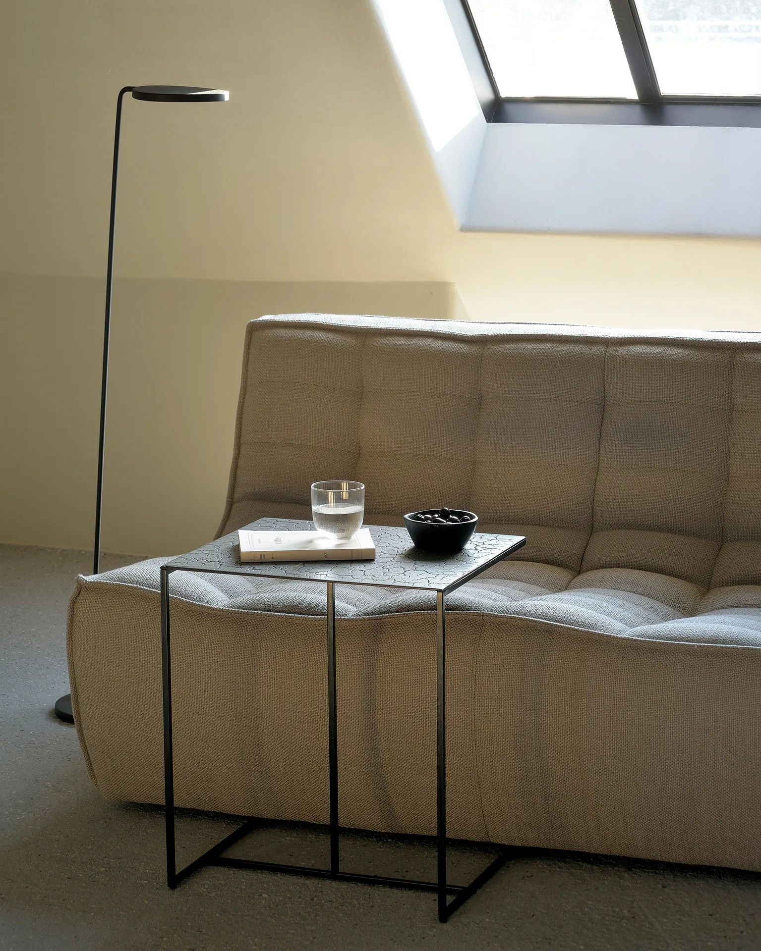 Sofá de 2 plazas N701, Tela beige Ethnicraft