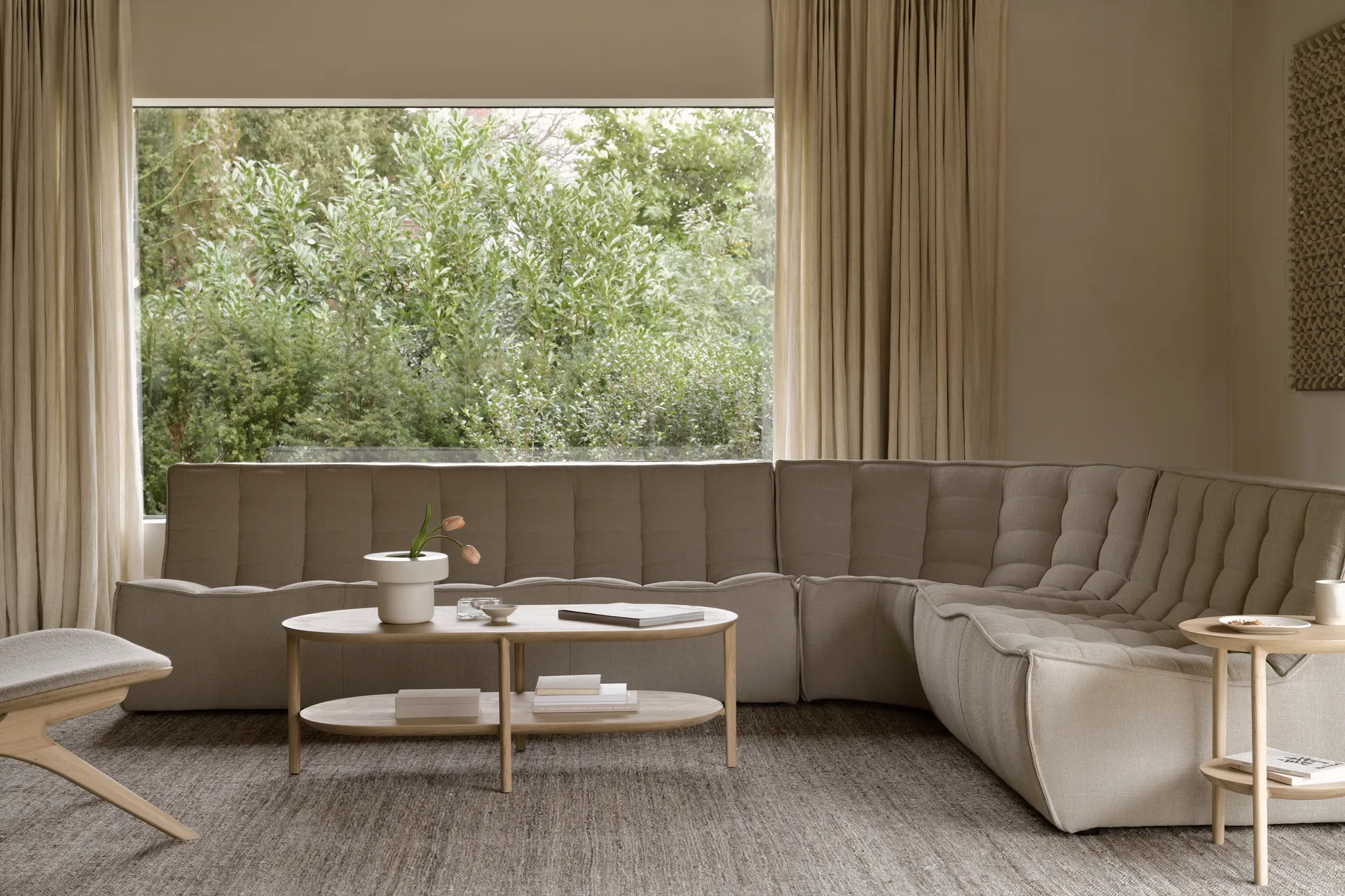 Sofá esquinero modular N701 esquina redondeada, tela Ecru Beige, 301x171 cm Ethnicraft