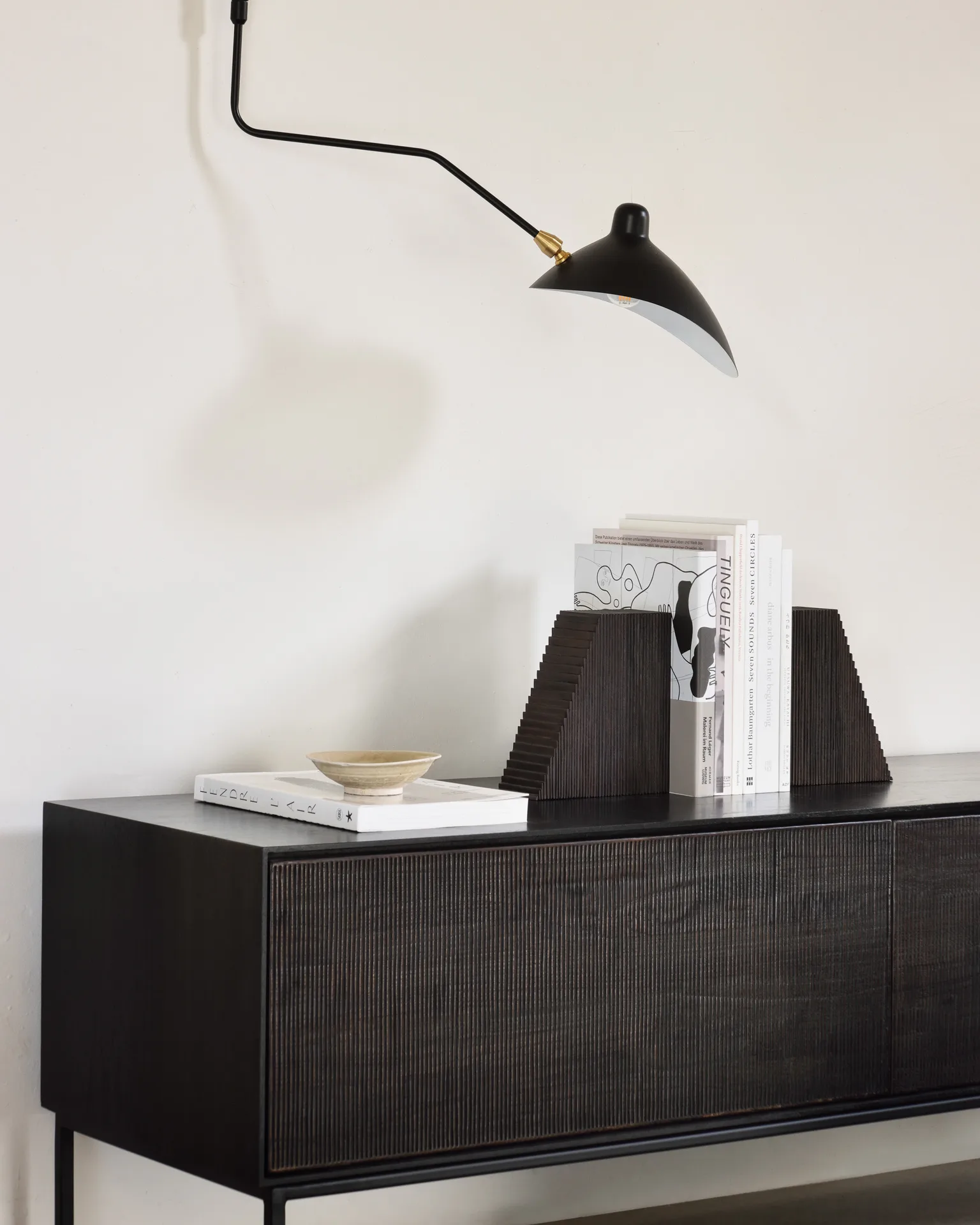 Sujetalibros Grooves, 2-packkkk, Mahogany dark brown Ethnicraft