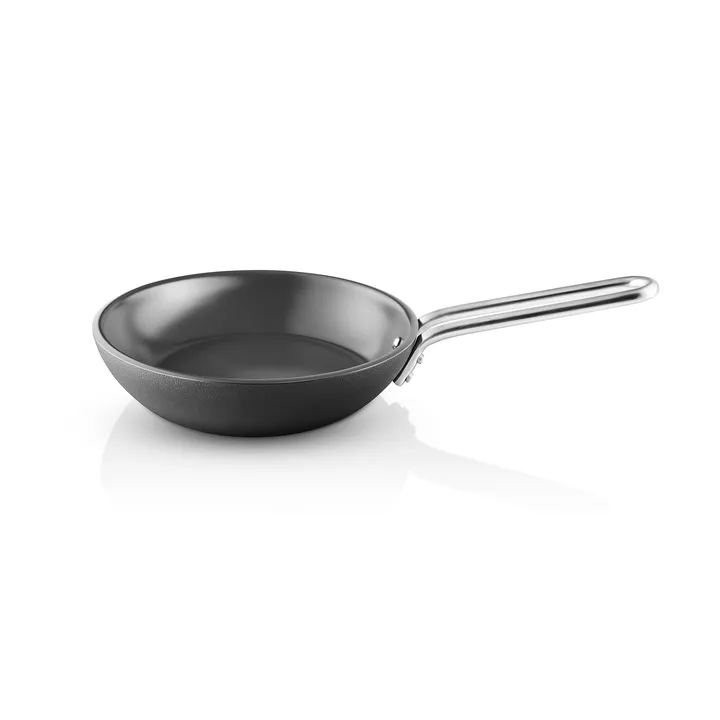 Sartén Professional Laser Titanium Slip-Let - Black, Ø20 cm - Eva Solo