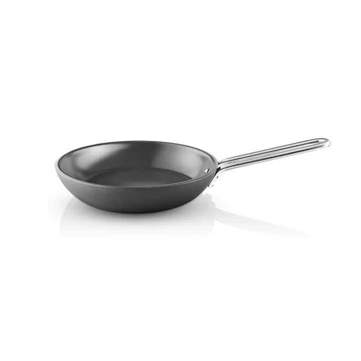 Sartén Professional Laser Titanium Slip-Let - Negro, Ø24 cm - Eva Solo