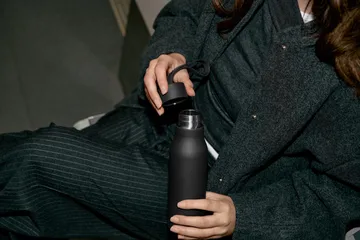 Termo RE-Hydrate - Black, 0,5 L - Eva Solo