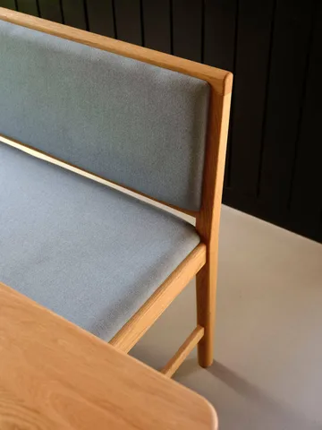 Banco J176 Sønderborg - Roble lacado-ploegwool blue - FDB Møbler