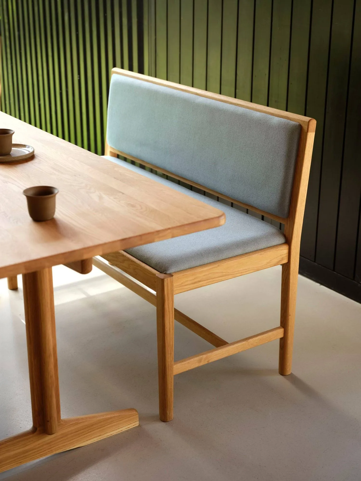  Banco J176 Sønderborg, Roble lacado-ploegwool blue FDB Møbler