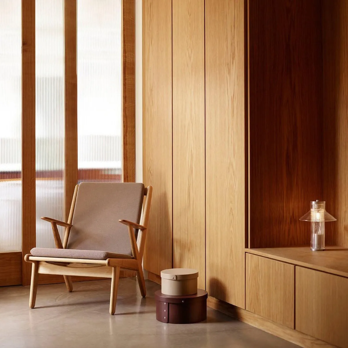 Butaca J53, Roble aceitado-topo FDB Møbler