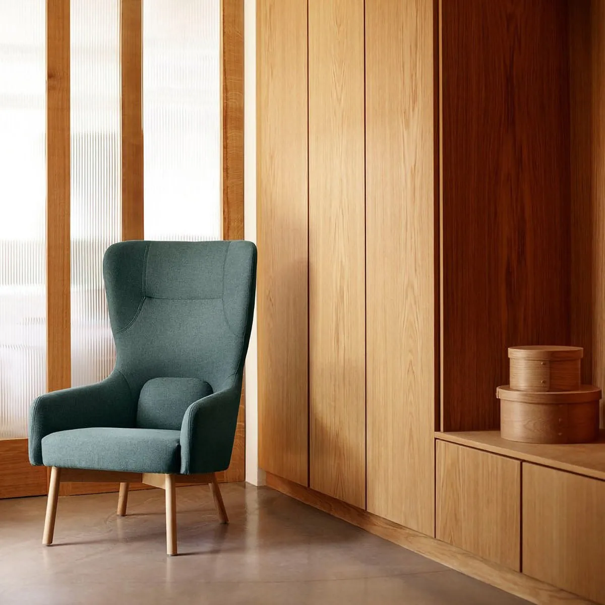 Butaca L35 Gesja Wing Chair, Green-lacquered oak FDB Møbler