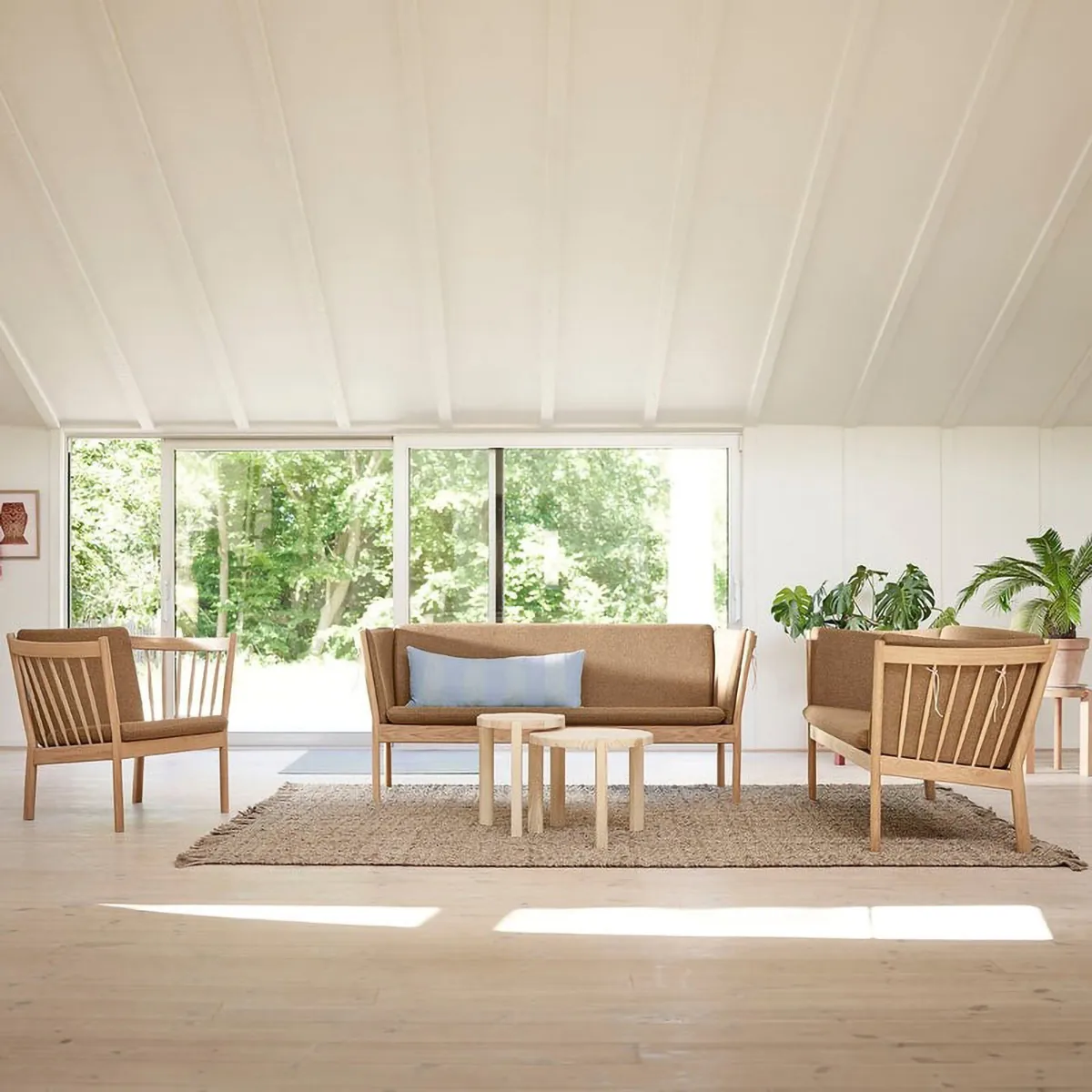 Mesa de centro D108 Ragnesminde, Ø48 cm, Pino sin tratar FDB Møbler