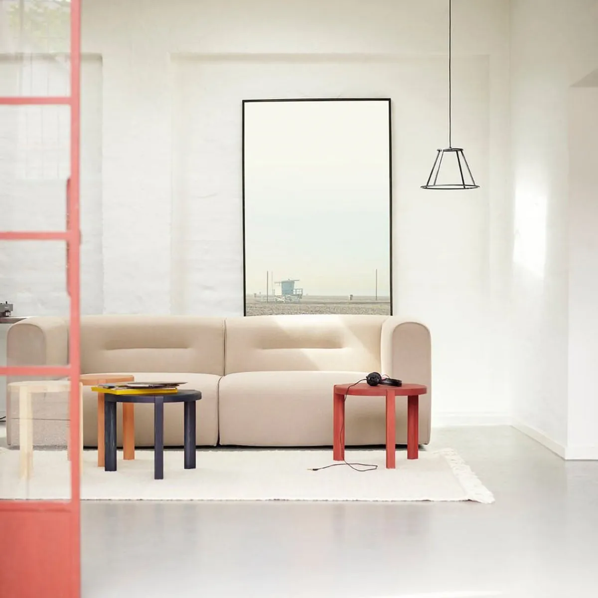 Mesa de centro D108 Ragnesminde, Ø48 cm, Rojo carmín FDB Møbler