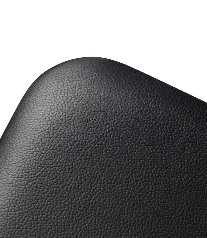 Silla J48, Oak nature lacquered-black leather FDB Møbler