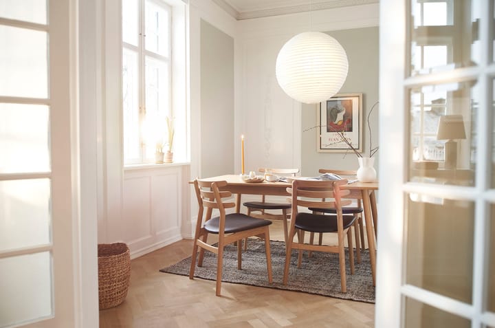 Silla J48, Oak nature lacquered-black leather FDB Møbler