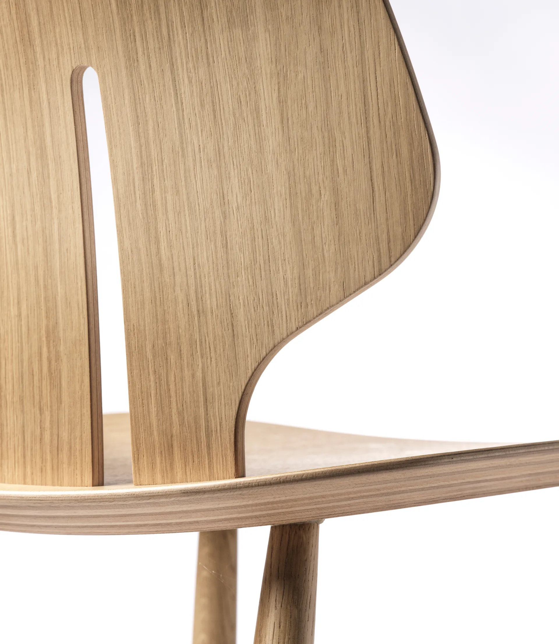 Silla J67, Oak Nature Lacquered waterbased FDB Møbler