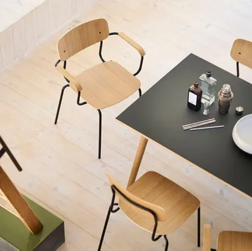 Sillón J183 Holmen con reposabrazos - Chapa de roble-patas negras - FDB Møbler