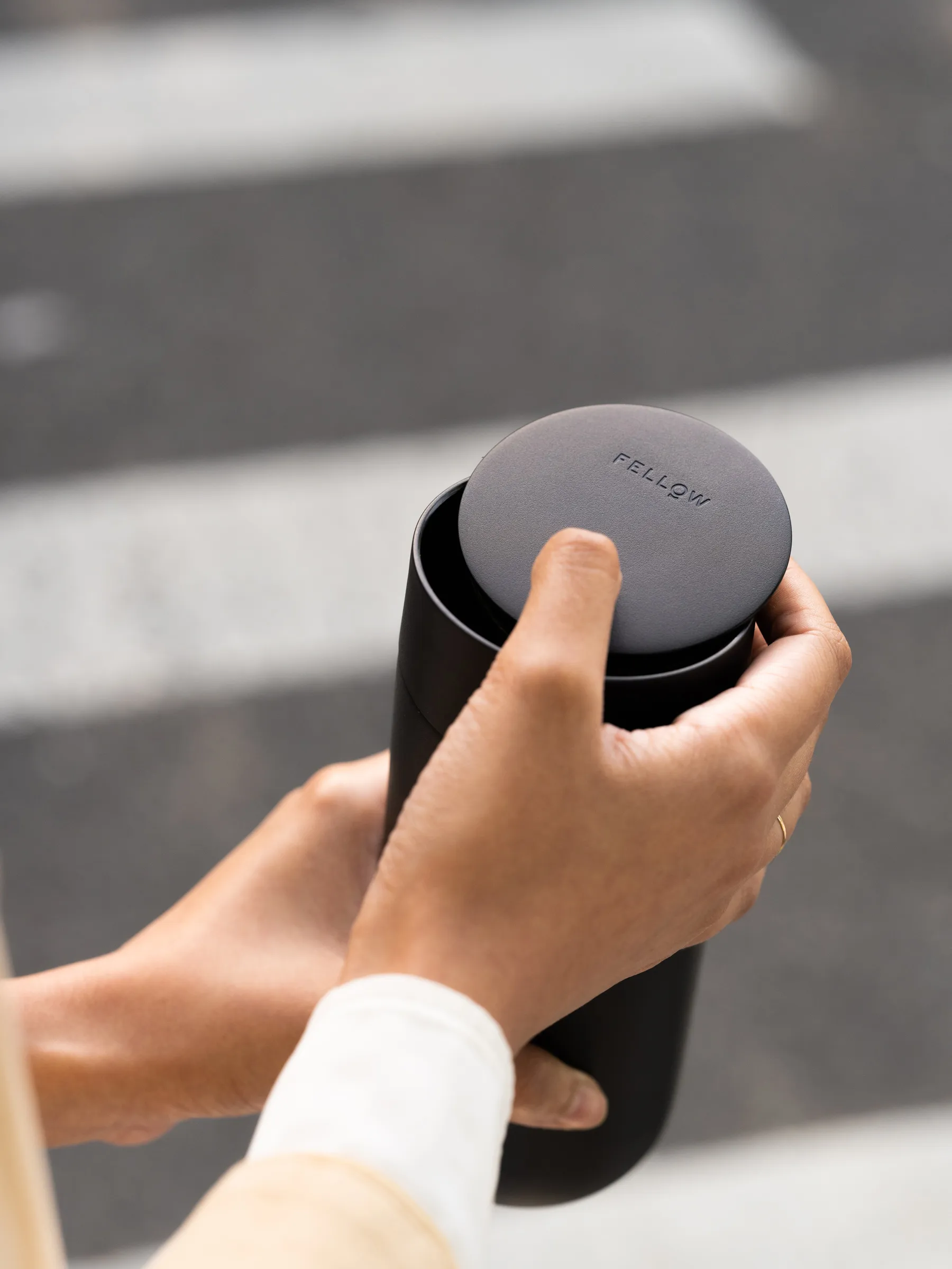 Taza térmica Carter con cierre deslizante 47 cl, Matte black Fellow