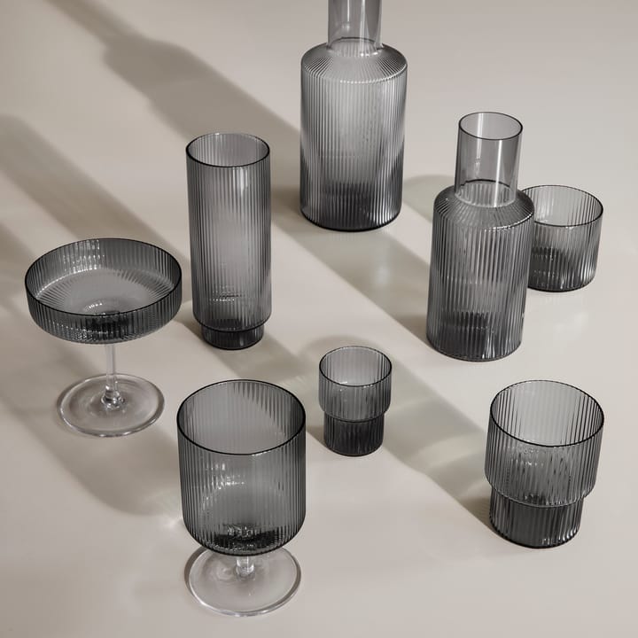 2 Copas de champán Ripple, smoked grey Ferm Living