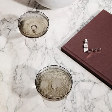 2 Copas de champán Ripple - smoked grey - Ferm Living