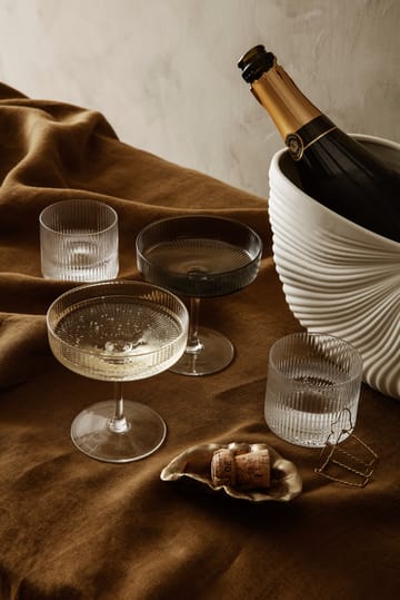 2 Copas de champán Ripple - transparente - Ferm Living