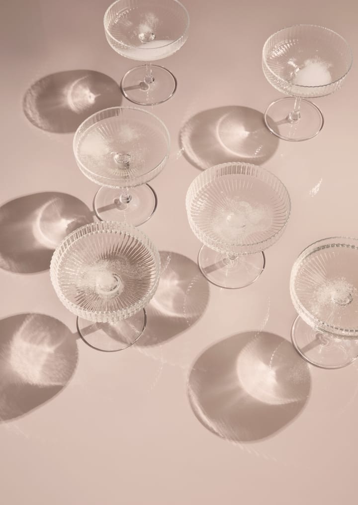 2 Copas de champán Ripple, transparente Ferm Living