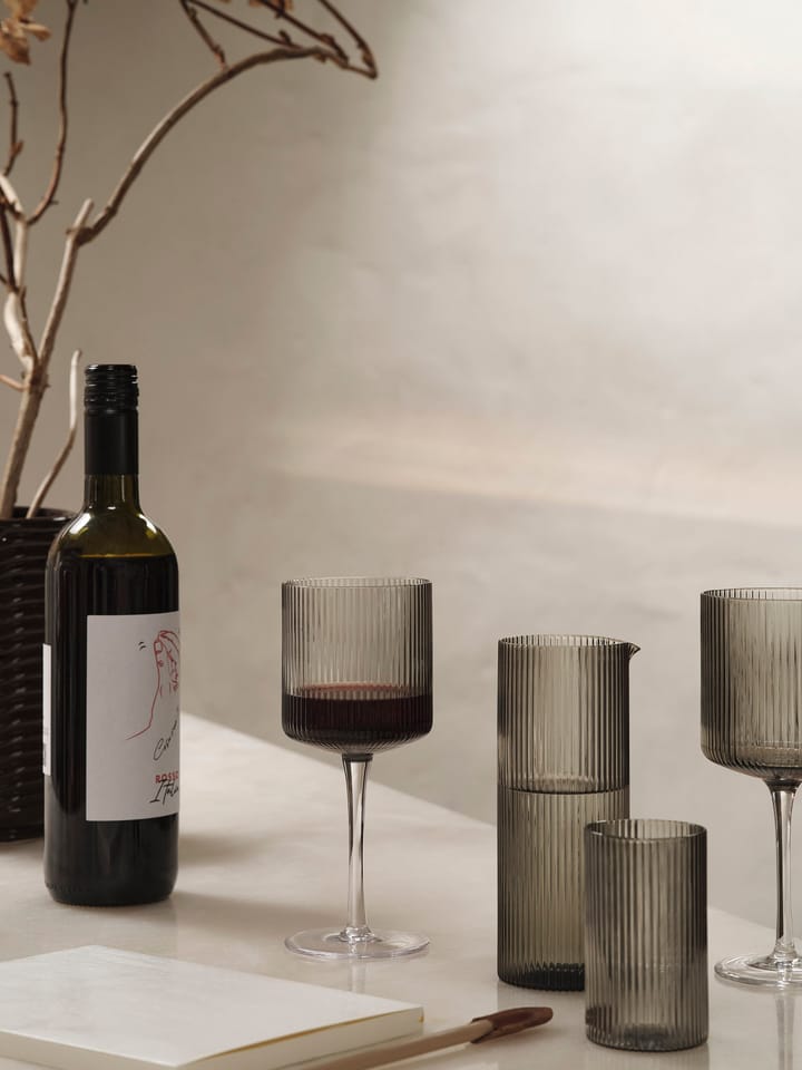 2 Copas de vino tinto Ripple 32,5 cl, Smoked grey Ferm Living