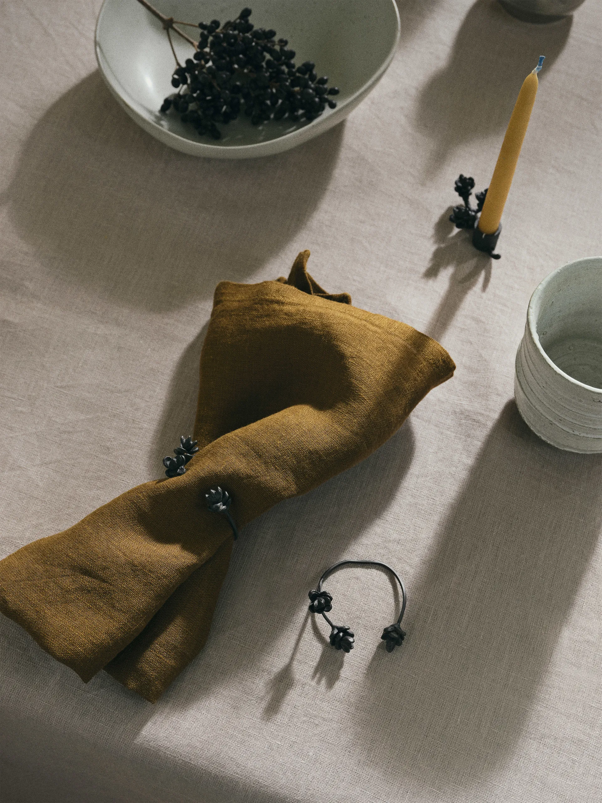 4 Anillos servilletero Forest, Black brass Ferm Living