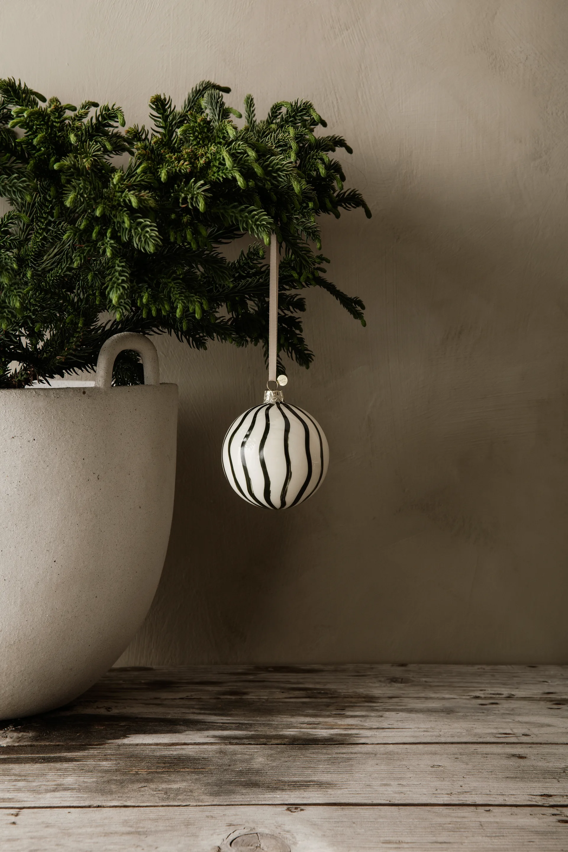 4 Bolas de navidad Lines Ø8 cm, verde Ferm Living