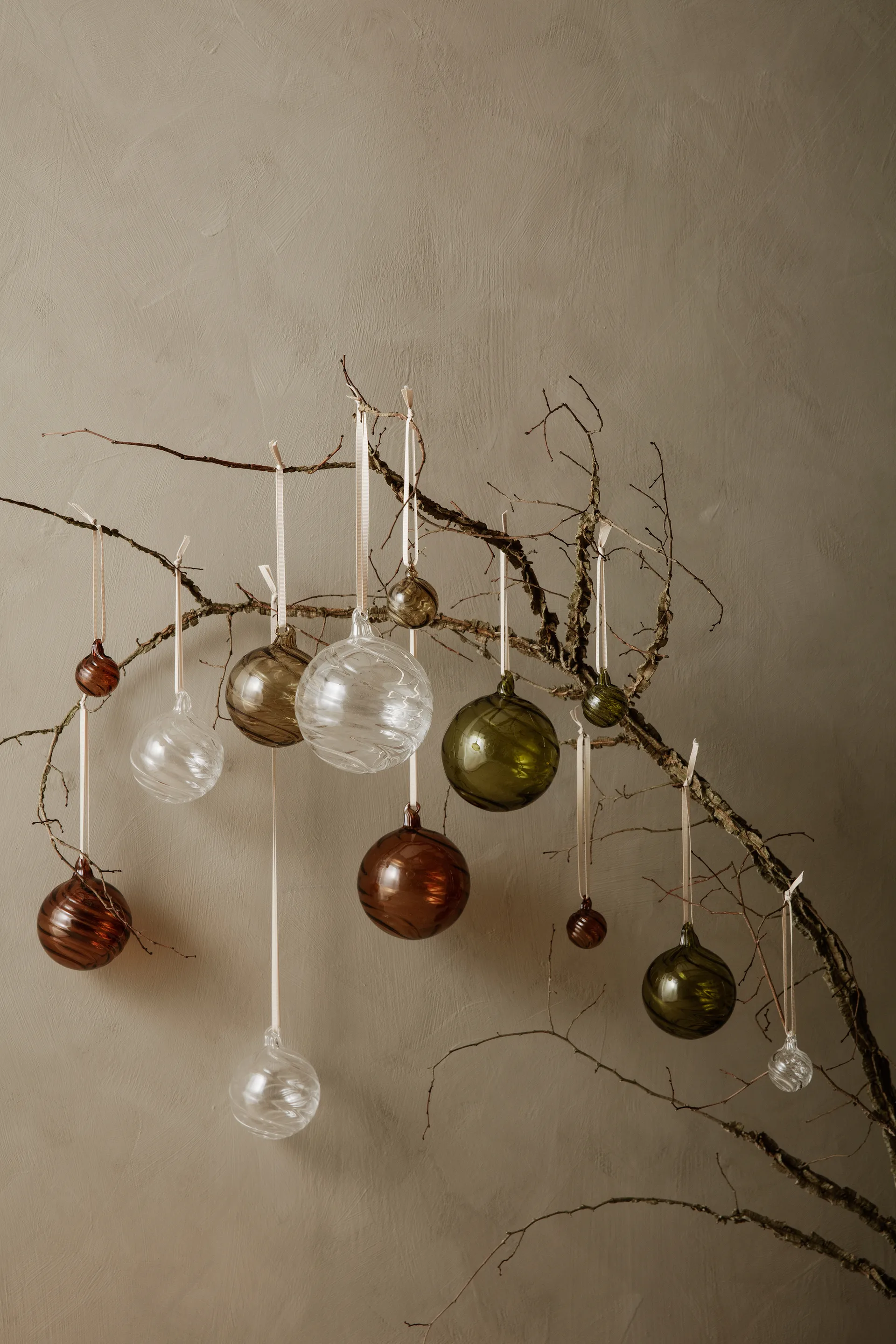 4 Bolas de navidad Twirl medium Ø8 cm, Multi Ferm Living