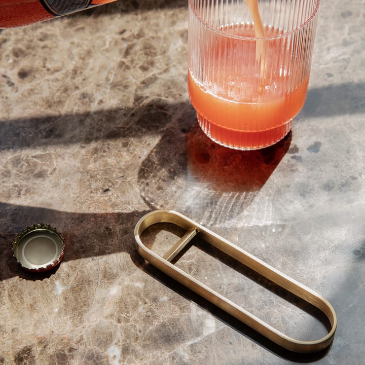 Abrebotellas Fein, latón Ferm Living