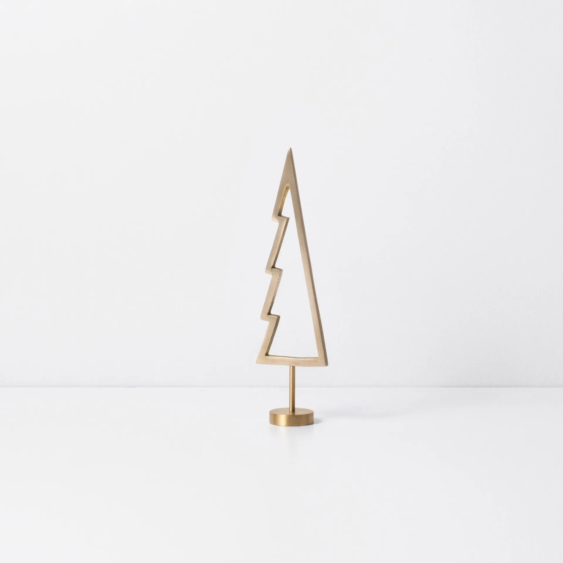 Adorno árbol Navidad latón, outline Ferm Living