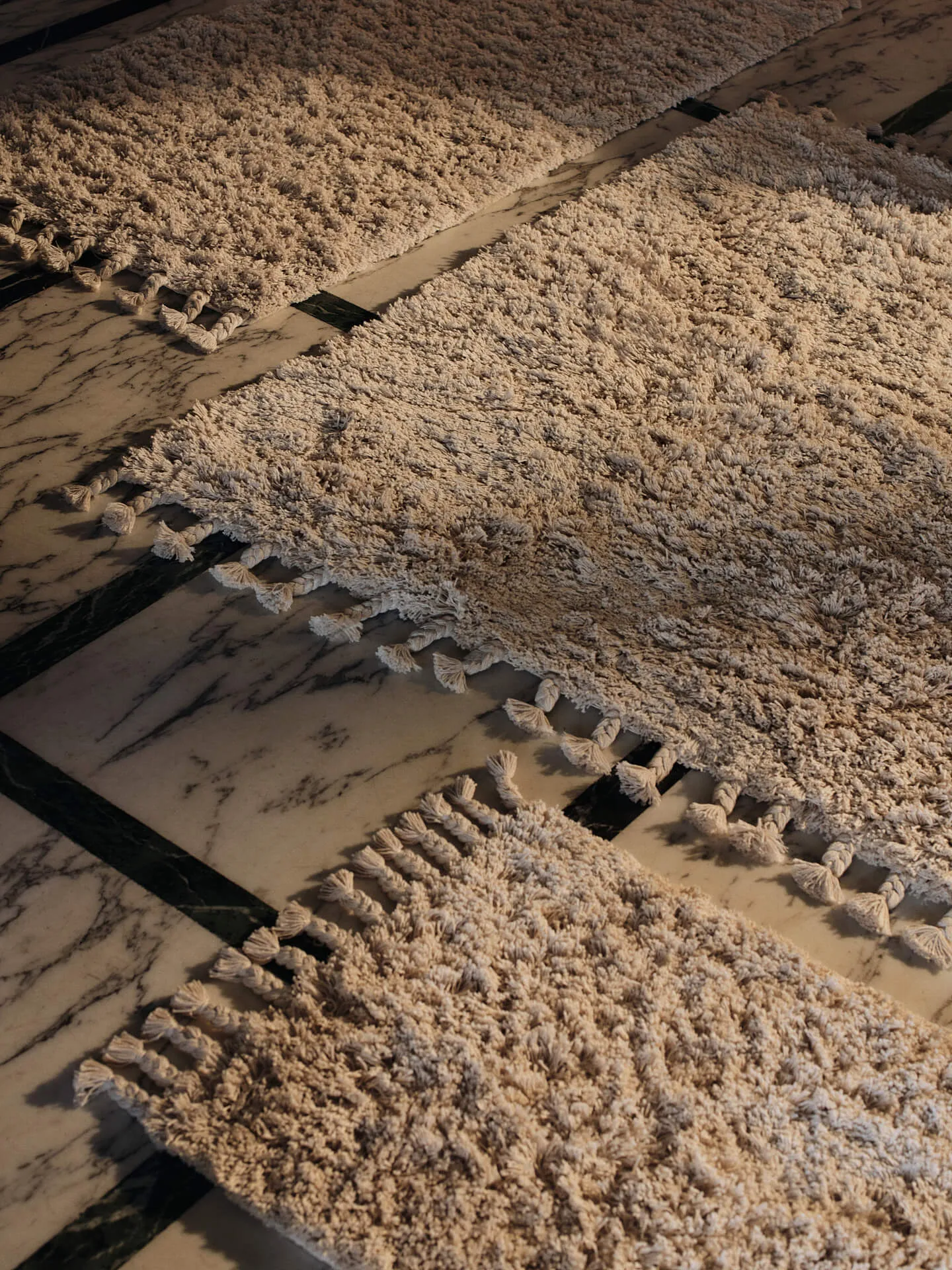 Alfombra Amass long pile 140x140 cm, Off-white Ferm Living