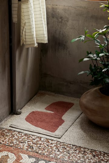 Alfombra de baño Lay 50x70 cm - Parchment-rust - ferm LIVING