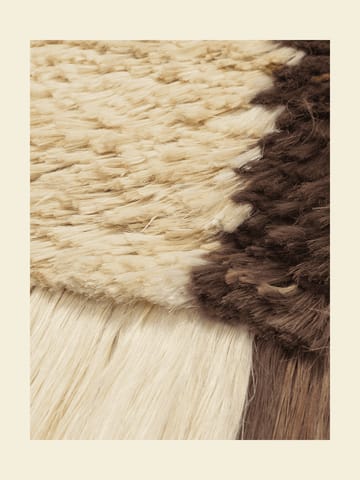 Alfombra de pared Edge Wall Rug 50x110 cm - Blanco roto - Café - Ferm Living