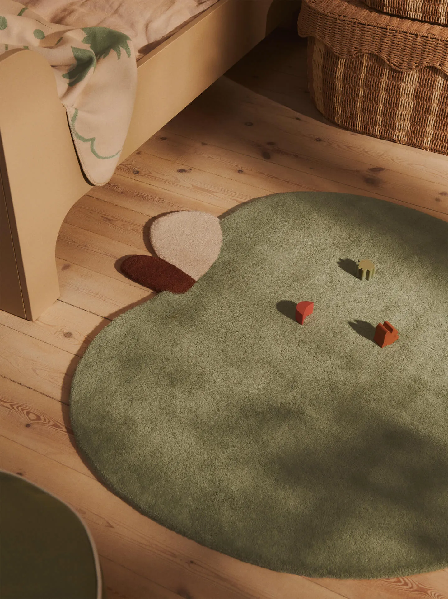 Alfombra tejida Apple, Tea Green, 110x110 cm Ferm Living