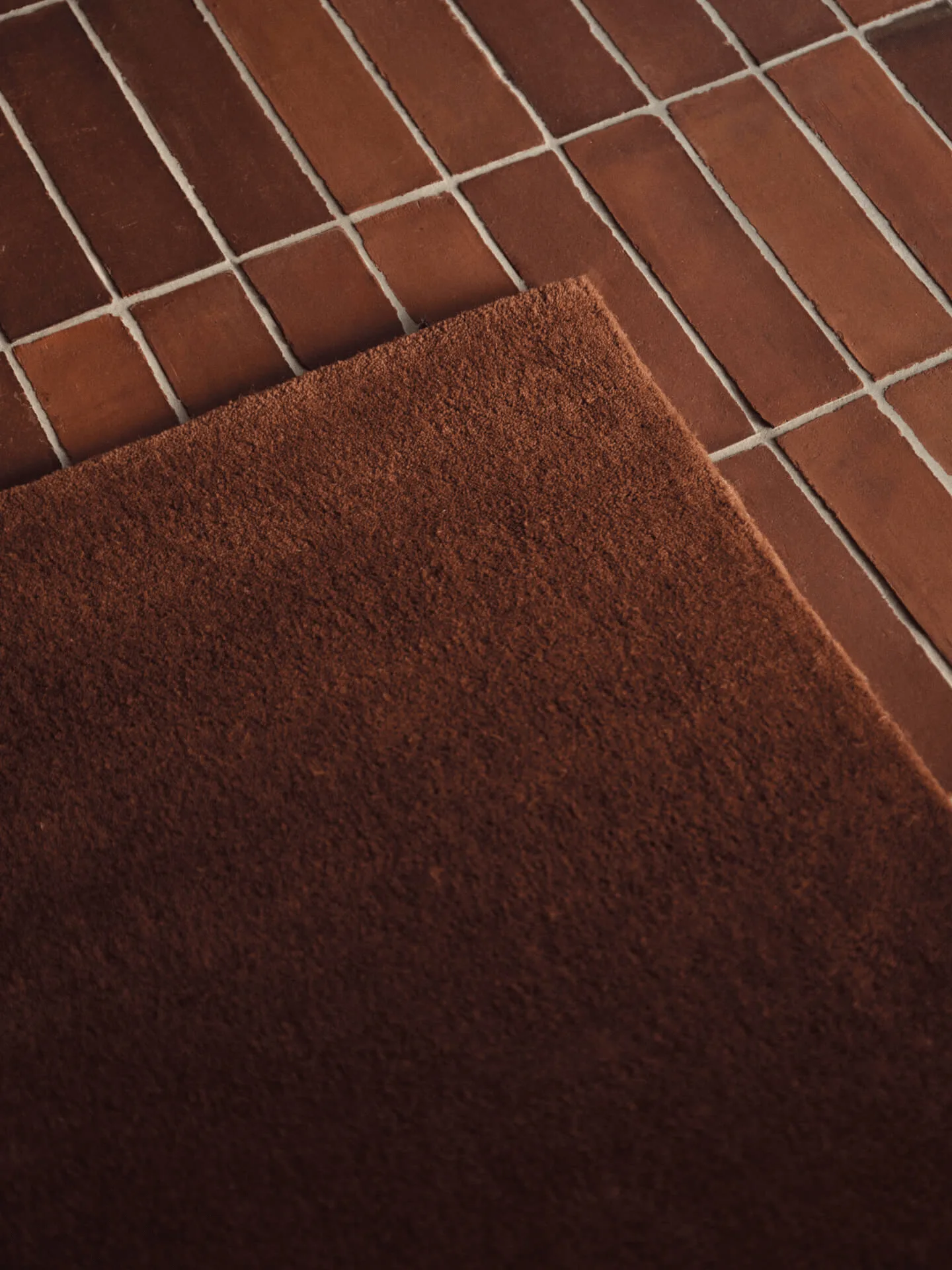 Alfombra tejida Stille, Red brown, 80x200 cm Ferm Living