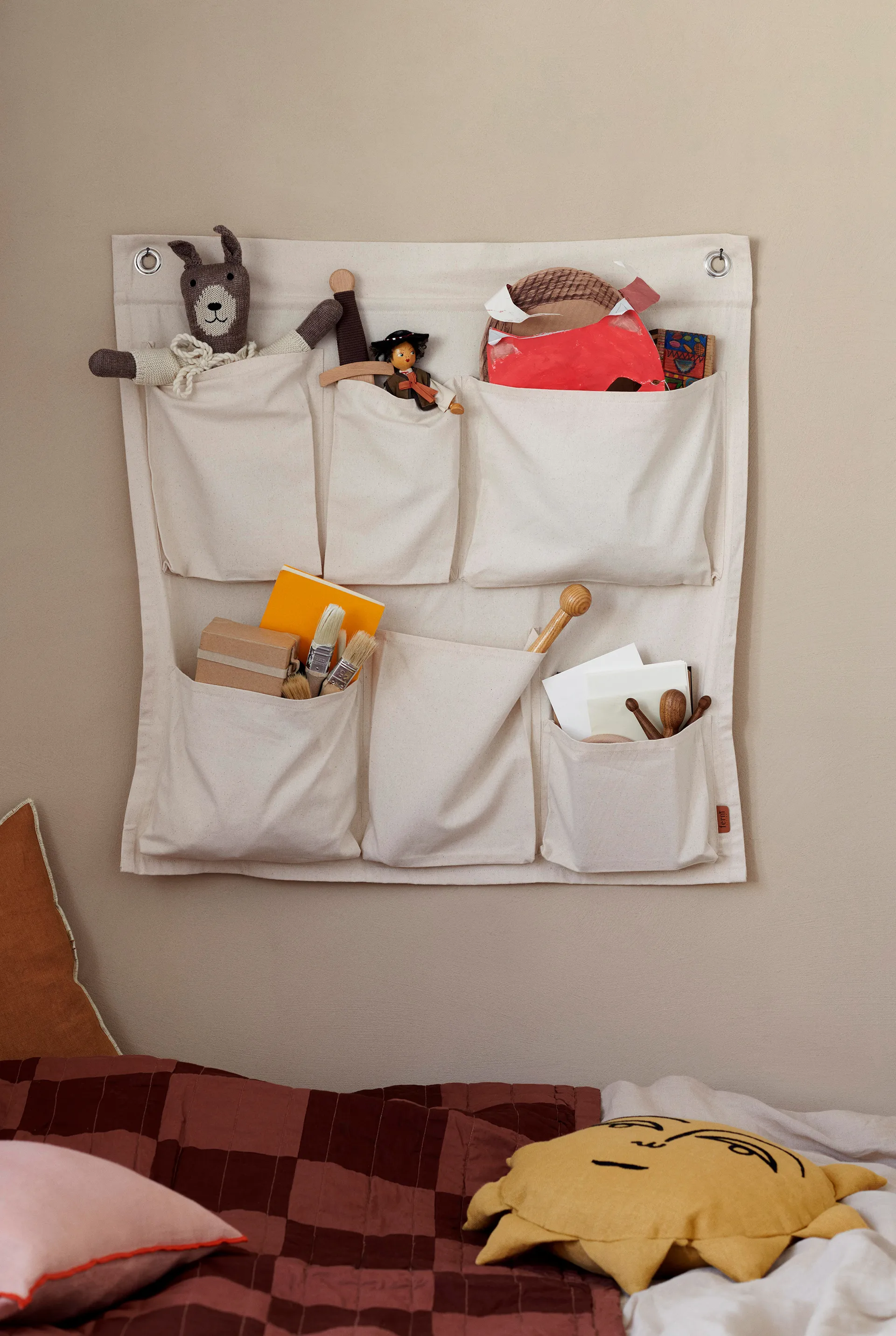 Almacenaje de pared Canvas wall pockets, 70x70 cm Ferm Living