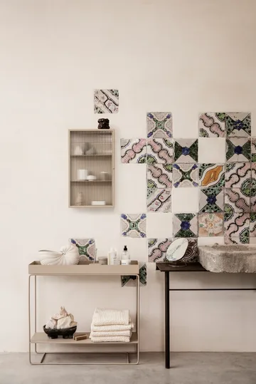 Aparador de pared Haze - Cashmere - Ferm Living