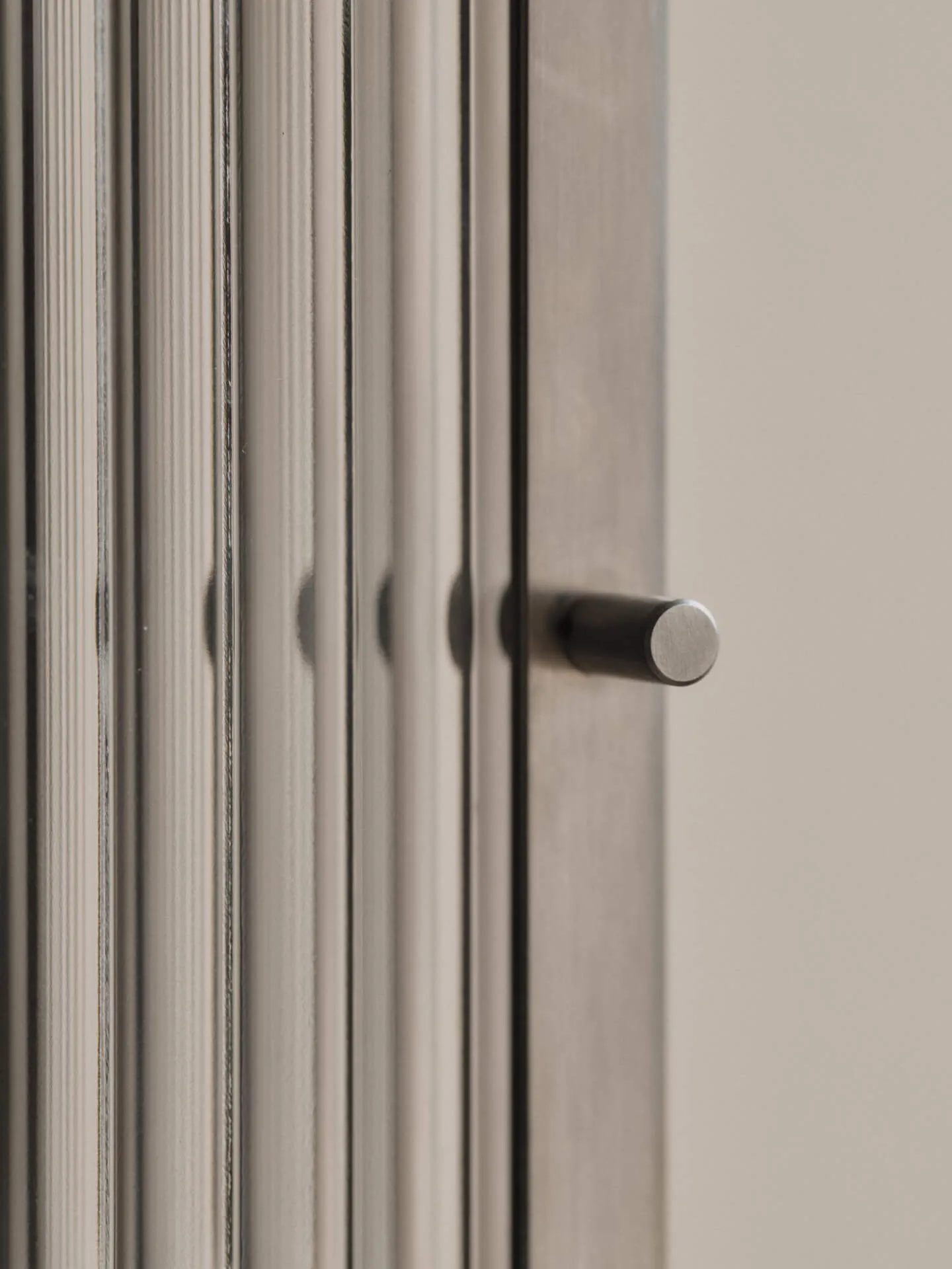 Aparador de pared Haze, Reeded glass - stainless steel Ferm Living